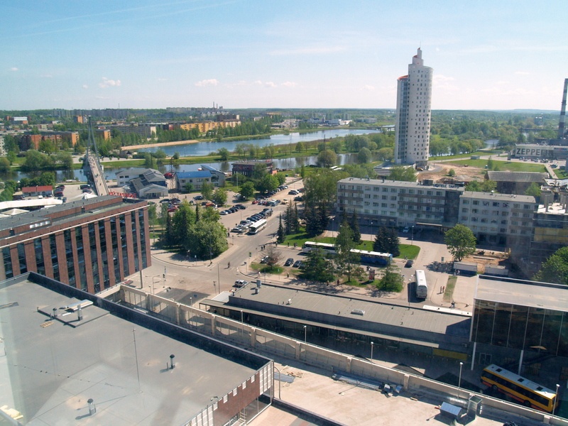 Vaade Tartule, paremal Tigutorn ja bussijaam, vasakul Hotell Dorpat, ülejõe paistab Annelinn, Tartu, 2008