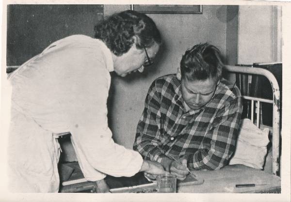 Tartu linna laste luu-liigesetuberkuloosi sanatoorium. (Kalevi 13), nahkehistöö tund 11. klassis. 1960