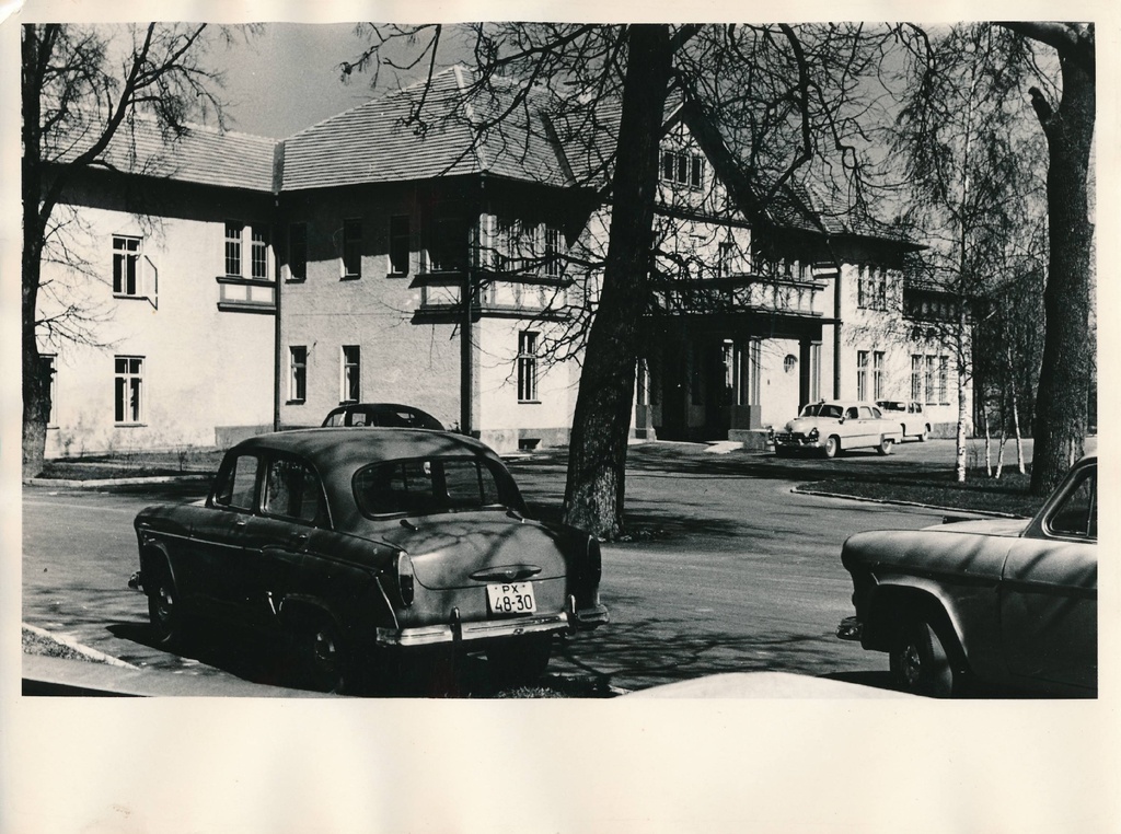 Eesti Loomakasvatuse ja Veterinaaria Teadusliku Uurimise Instituut, peahoone (Kreutzwaldi 1). Tartu, 1961.