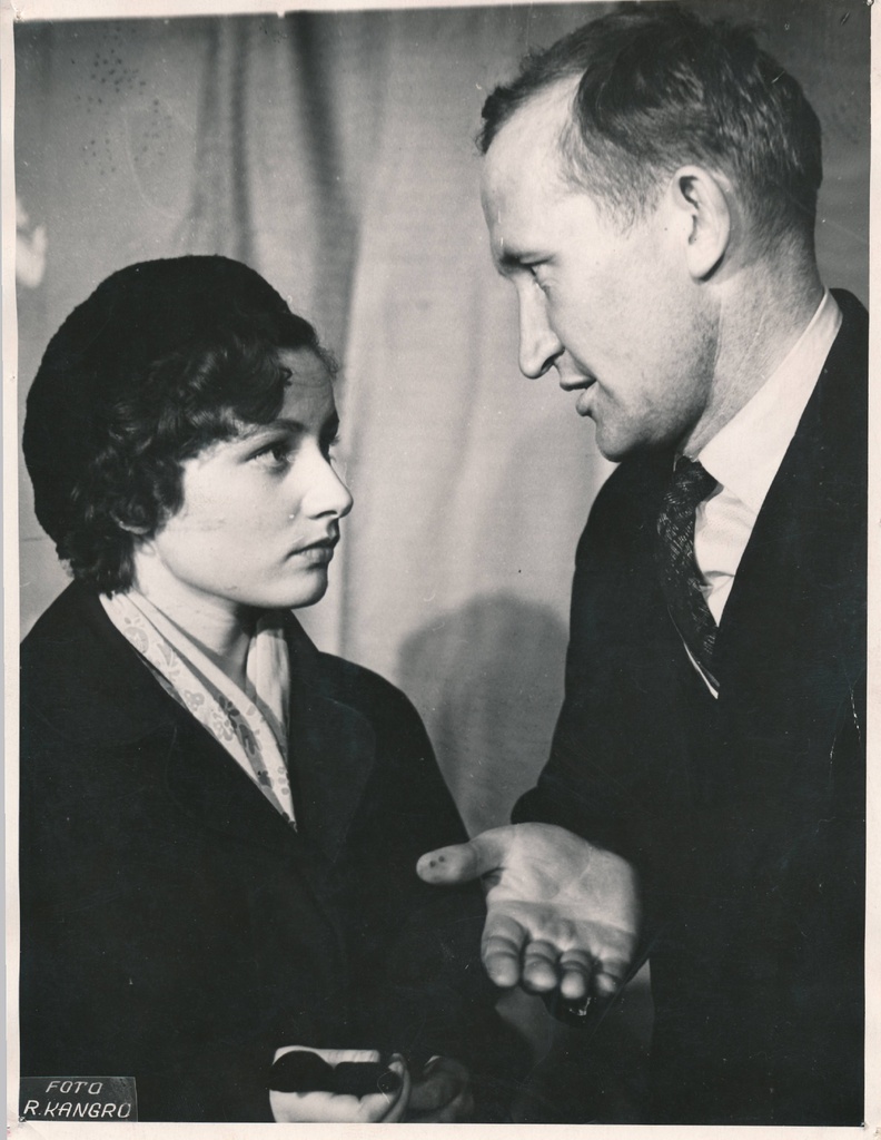 ENSV Ametiühingute Nõukogu Tartu Kultuurihoone Isetegevuslik Teater. Stseen näidendist "Sajandi poeg". 1958-1960