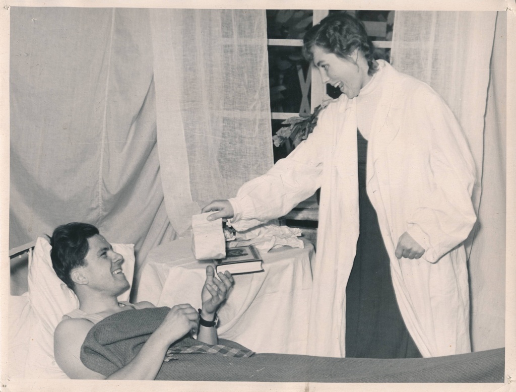 ENSV Ametiühingute Nõukogu Tartu Kultuurihoone Isetegevuslik Teater. Stseen näidendist "Kauge tee". 1959