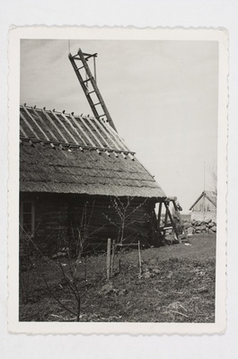 Alfr. The rear side of Brus's apartment, on the right seal tower, the tents of the house at the end of the desk. Osmussaar, 11. Vi 40  duplicate photo