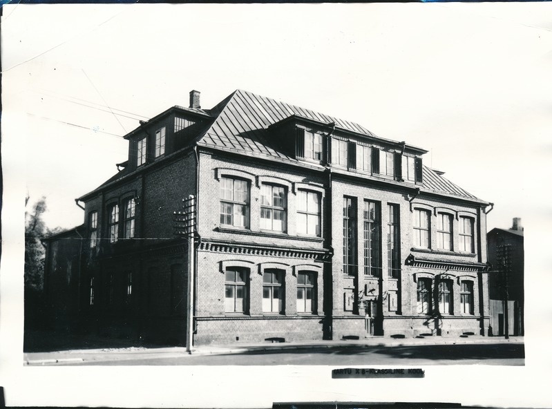 Tartu 10. Keskkool (Vanemuise 48), 1980.