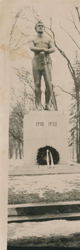 Tartu vabadussammas Kalevipoeg (skulptor A. Adamson). Tartu, 1934.