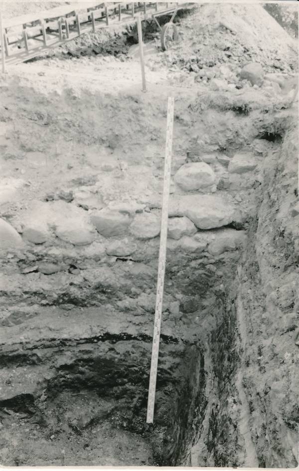 Arheoloogialeid. Kaevamised Munga (H.Abovjani) tn 8. Tartu, 1970.a.