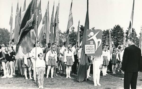 Tartu Laste III spordimängud. Tamme staadion, 1971.a.