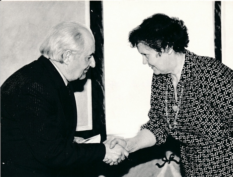 TA Zooloogia ja Botaanika Instituudi direktor Kalju Paaver ja NSV Liidu Ülemnõukogu saadik Helve Raik. Tartu, 1984.