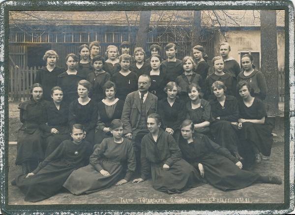 Tartu Tütarlaste Gümnaasium,  5b klass. 1921