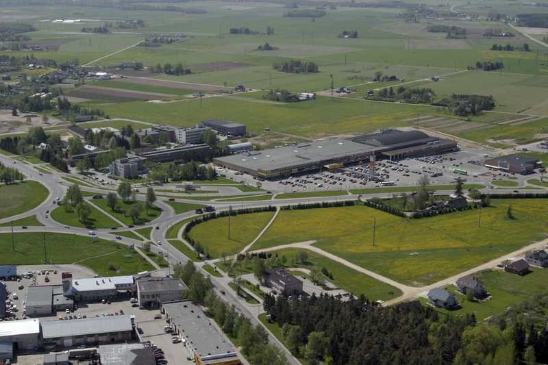 Aerofoto. Kaubanduskeskus Lõunakeskus ja ümbrus; Riia mnt ringristmik. Tartu, 2005.