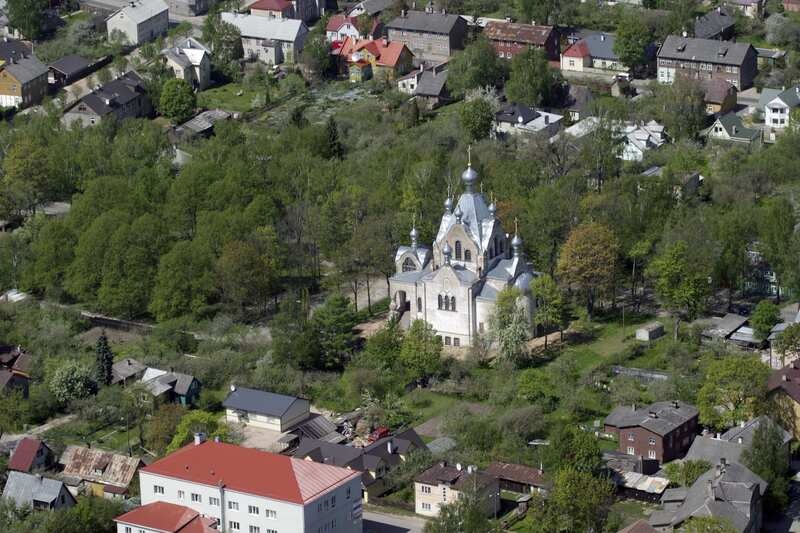 Aerofoto. Karlova linnaosa, keskel Aleksandri kirik. Tartu, 2005.