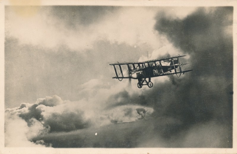 Õppelennuk taevas. Tallinn, 1918-1935.