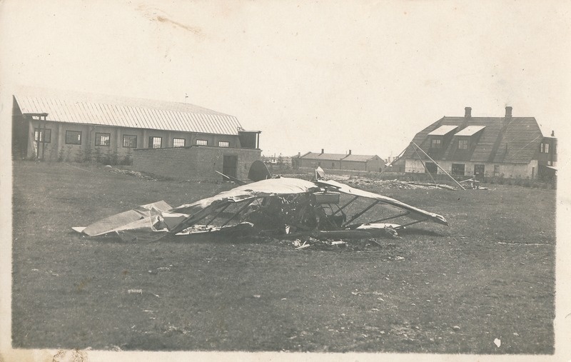 Lennukirusud. Tallinn, 1925.