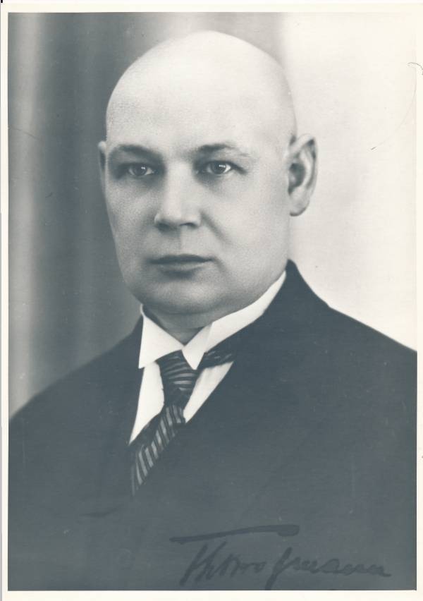 Tartu ülikooli naistekliinik, doktor Theodor Leopold Brafmann.  1927-1933