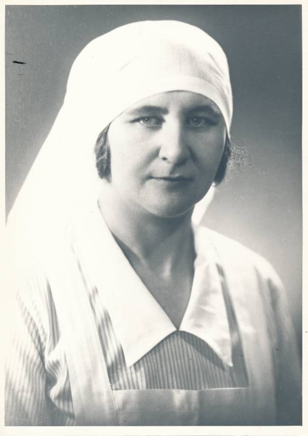 Tartu ülikooli naistekliinik, õde-ämmaemand Ella Hurt. Tartu, 1929.