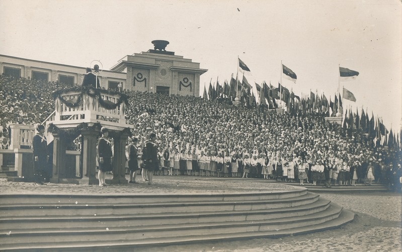 IX üldlaulupidu: koorid laululaval. Tallinn, 1928.