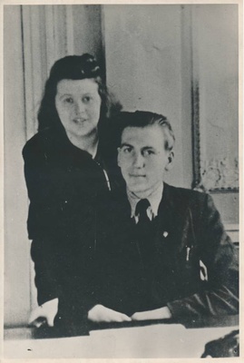 Tartu komsomoliaktivistid 1940a.  duplicate photo