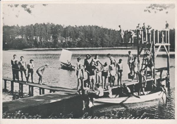 Koitjärve laager, Tartu komsomoliaktivistid puhkamas. 1940