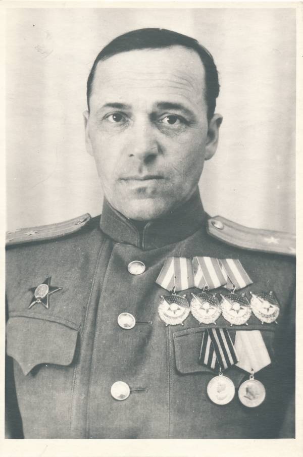 90 laskurdiviisi komandöri asetäitja Jegorov.