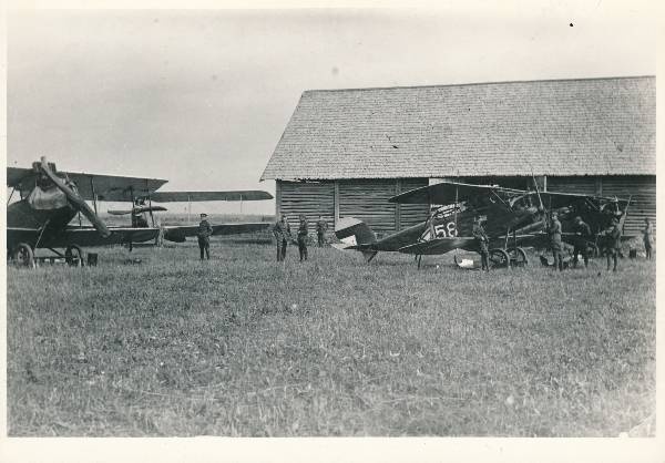 Lennumanöövrid Otepää lähedal 1925a. Kahepinnalised lennukid.