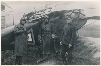 Lennumanöövrid Otepää lähedal 1925a. Tartu eskadrilli nr 1 kolm meest.  duplicate photo