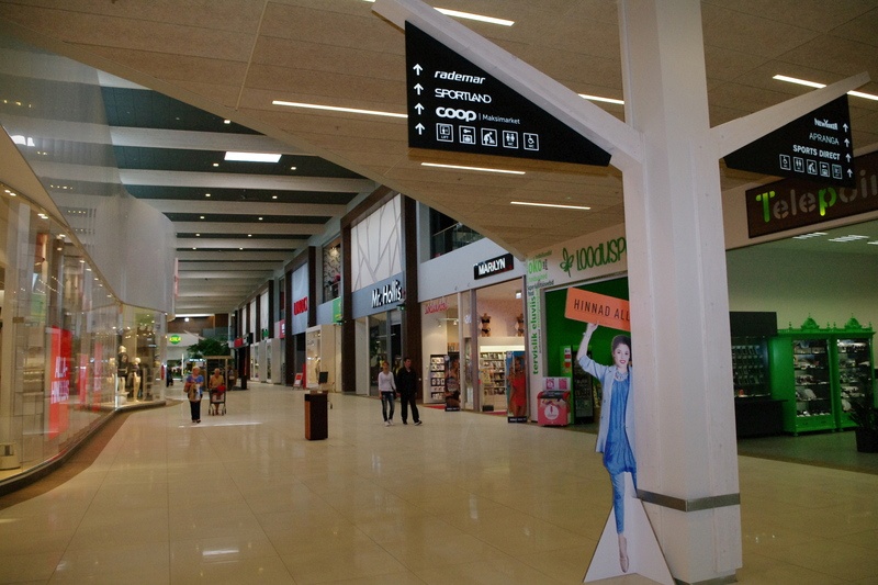 Digifoto. Kaubanduskeskus Lõunakeskus, interjöör. Tartu, 2017.