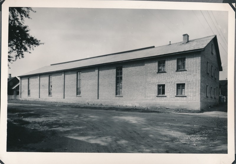 Teatri "Vanemuine" laohoone  Raua t  ja Rebase t nurgal. Tartu, 1960.