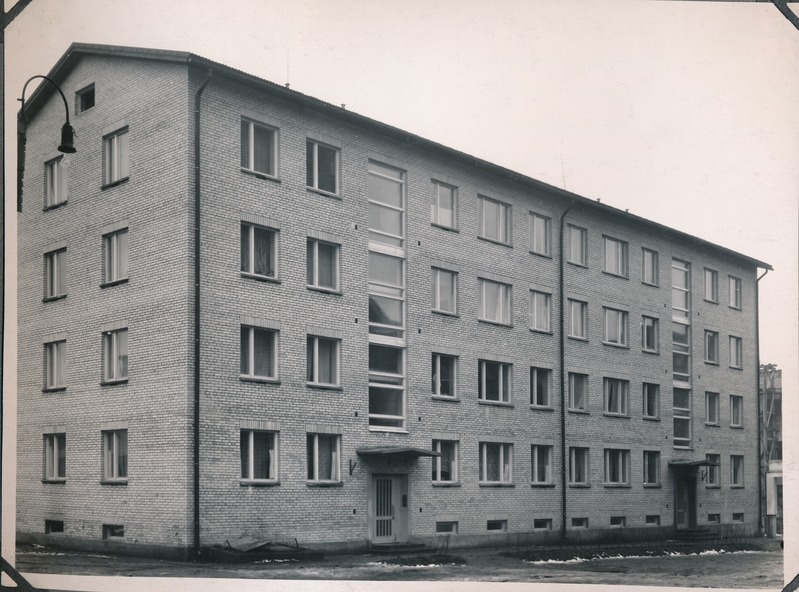 Elamu (hruštšovka) Võimla tänaval (nüüd Lutsu 16). Tartu, 1960.