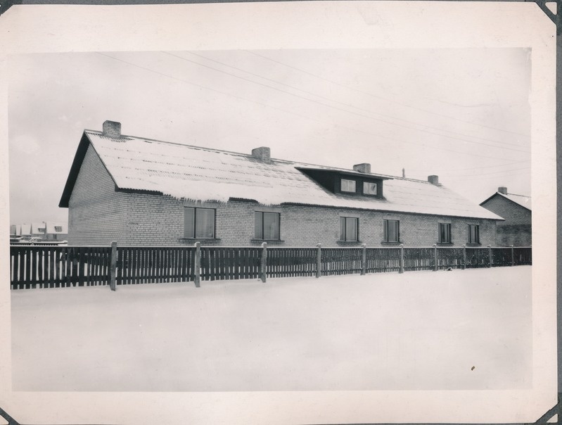 Elamu Veeriku 42 ja 44. Tartu, 1960.