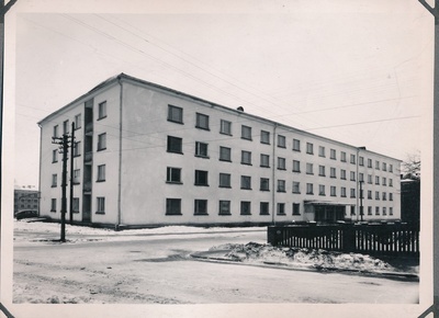TRÜ ühiselamu Pälsoni 14 (Pepleri 14; arh A. Matteus).  Tartu, 1960.  duplicate photo