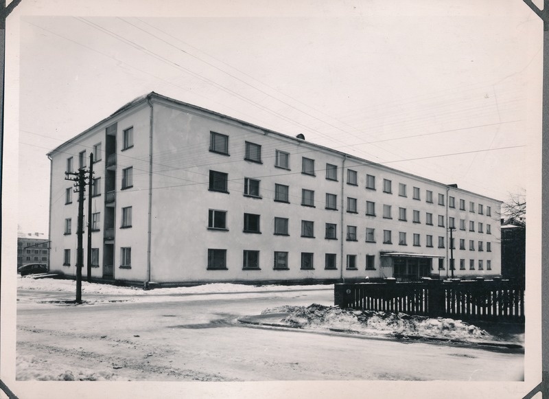 TRÜ ühiselamu Pälsoni 14 (Pepleri 14; arh A. Matteus).  Tartu, 1960.