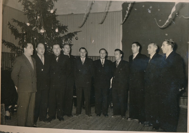 Tartu Autobussi- ja Taksopark; näärid, esineb oma töötajate meesansambel. 1960