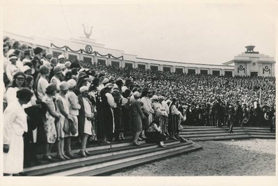 IX laulupidu, esineb naiskoor. Tallinn, 1928.  duplicate photo