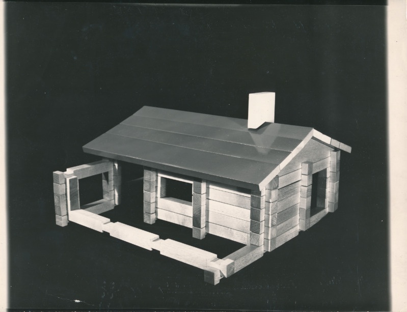 Kaubandusliku inventari  tehas. Mänguasi, konstruktor "Ehitaja" - mänguklotsidest maja makett. Tartu, 1973.