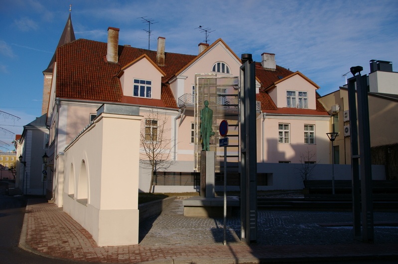 Mälestusmärk: Jaan Tõnisson (Gildi t). Tartu, 2008. Foto Tiia Reisner.