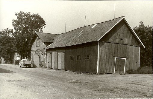 Photo, Building on the sixth of 1984.
