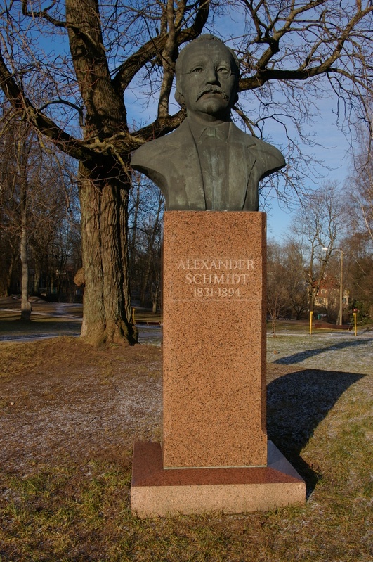 Mälestusmärk: Aleksander Schmidt.  Tartu, 2008. Foto Tiia Reisner.