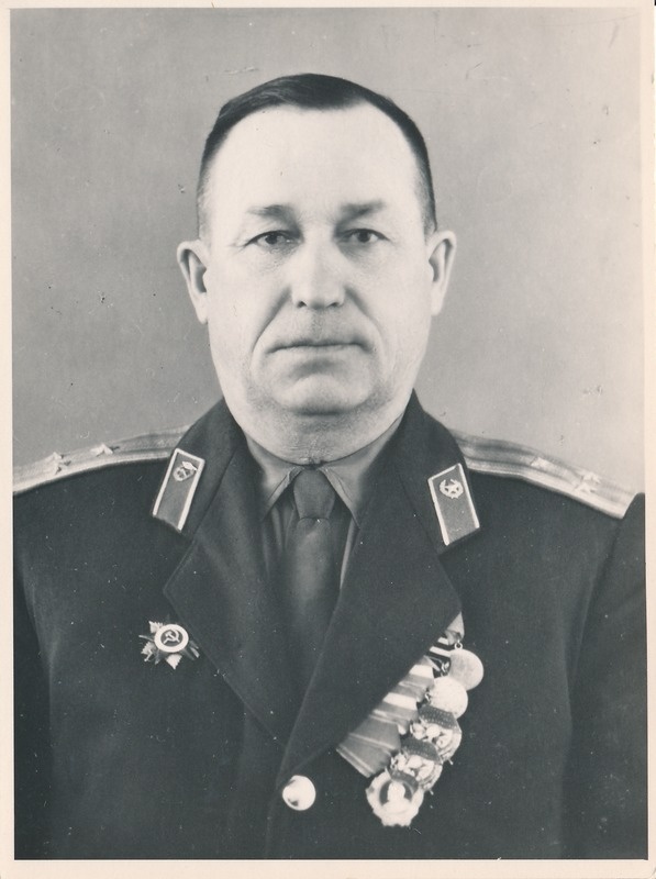 Šulgin - 321. laskurdiviisi komandöri asetäitja.