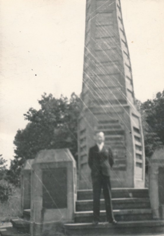 Mälestusmärk: Lõuna-Eesti vabastajate mälestussammas.