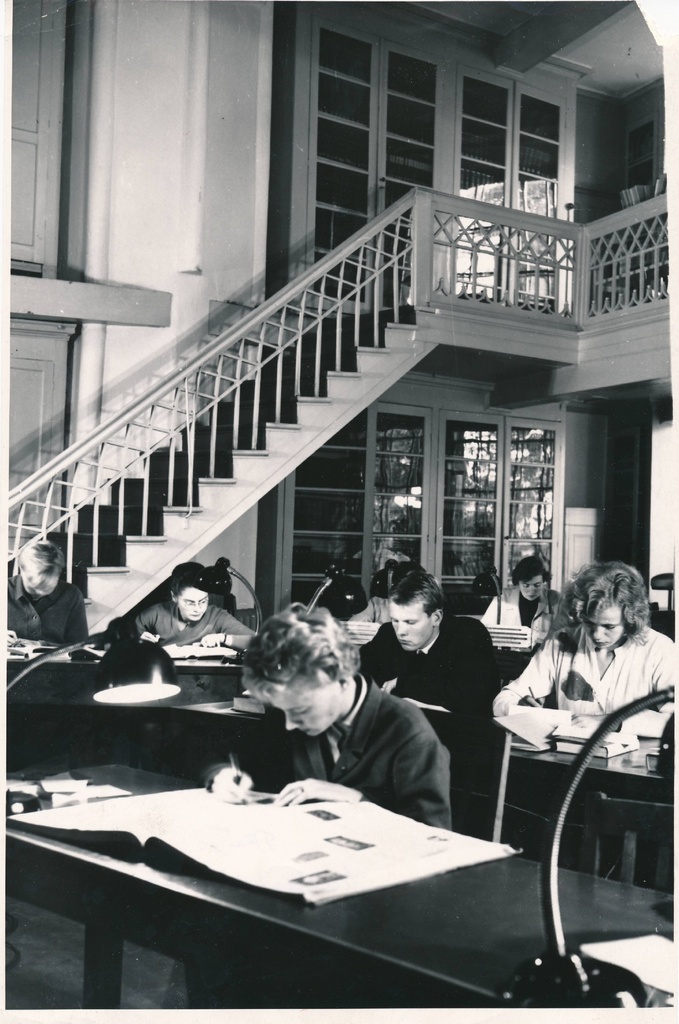 Tartu Ülikool. TRÜ Teadusliku Raamatukogu lugemissaal. 1960ndatel.