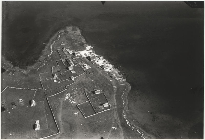 Aerofoto Suur-Pakri port with ferrys