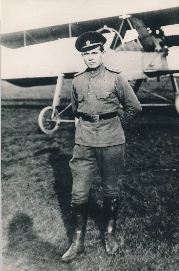 I maailmasõda, Eesti lennunduse pioneer, lendur Rudolf Piir Riia rindel. Läti, suvi 1917.