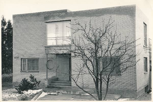 Uus individuaalelamu (Pirni t). Tartu, 1971.