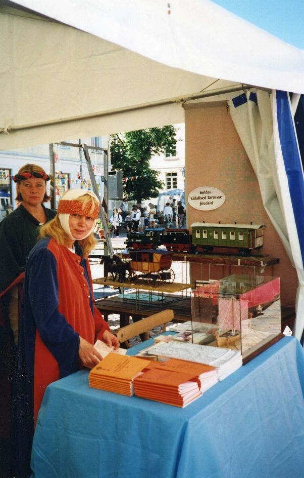 Hansalaat Raekoja platsil, Tartu linnamuuseumi väljapanek. Tartu, 2000. Foto Silja Paris.