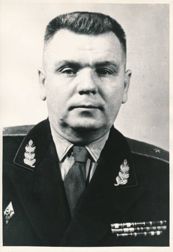 118. laskurkorpuse staabiülem A. Poljanski.