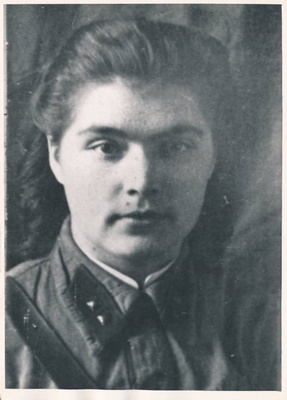 Portree. 308. laskurpolgu velsker A. Soboleva (Naumova), Tartu vallutamislahingutes (1944) osalenu.  duplicate photo