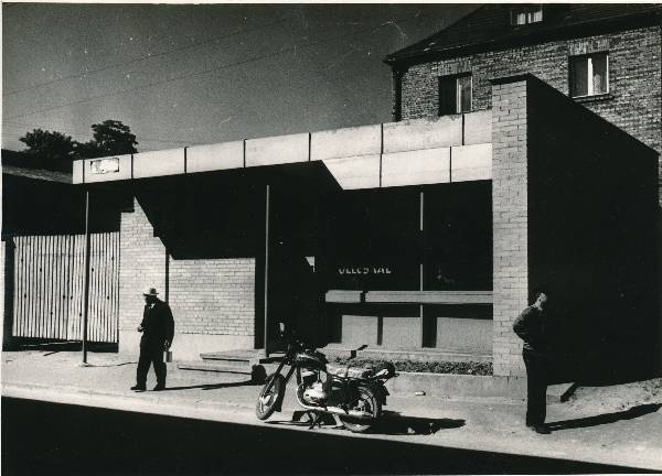 Õlleputka Jaama tänaval. Tartu, 1967.