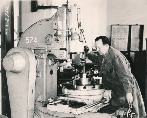 Tartu Põllutöömasinate Tehas Võit, treial Nikolai Zakolski.  1967