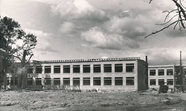 Tartu linnavaade. Tartu lihakombinaadi uus lasteaed. 1967.a.