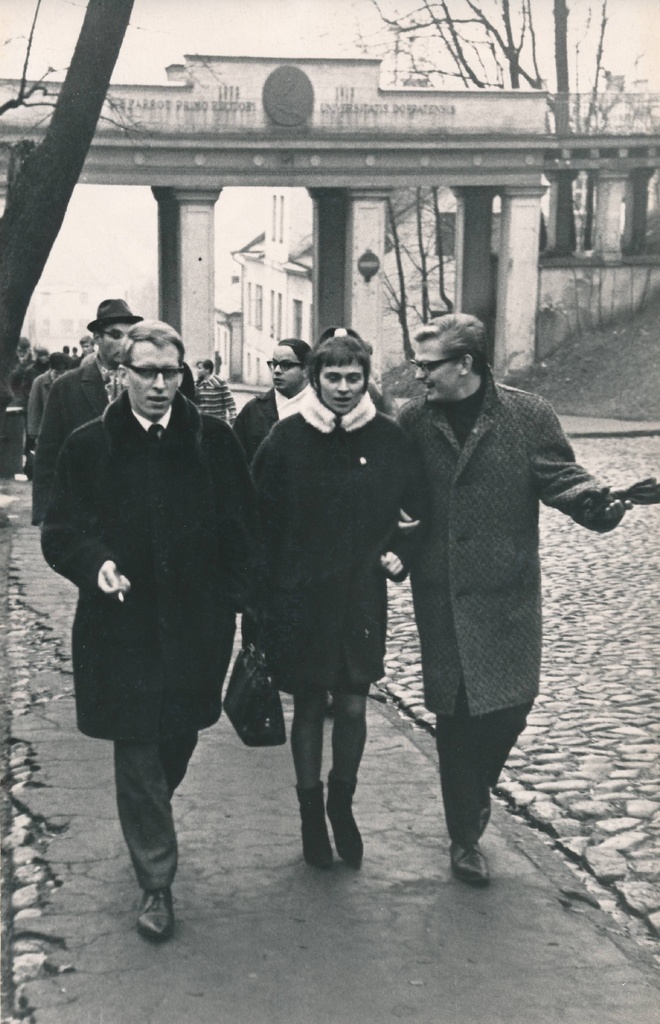 Tartu ülikool. Külalised Saksa DV-st  - Halle madrigalilauljad Toomemäel. Tartu, 1966.