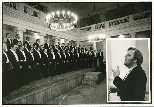 Tartu Ülikool. Revutski nimeline Kiievi meeskoor esinemas TRÜ aulas. 18.01.1984.a.